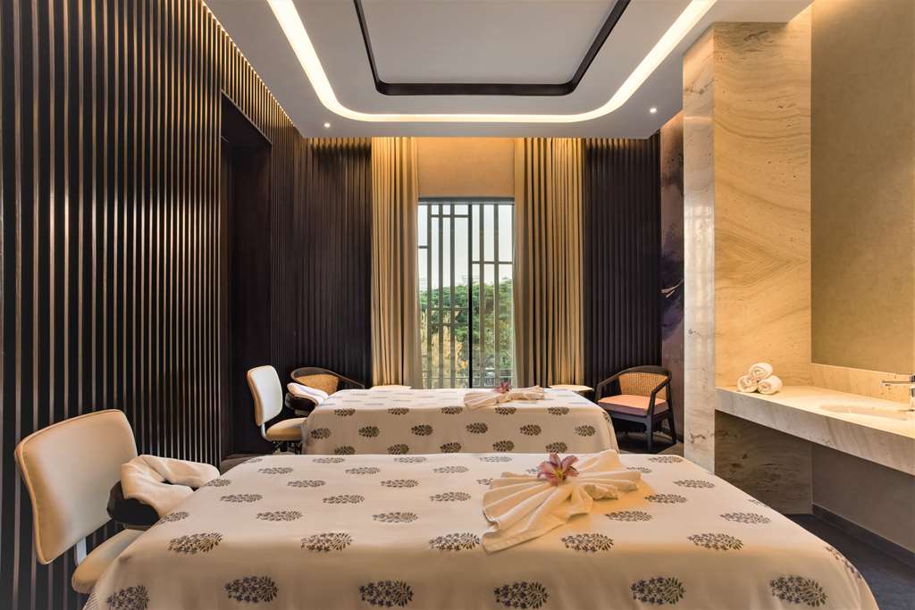 Фото Radisson Blu Hotel & SPA, Nashik