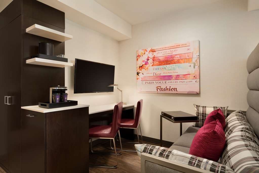 Фото Embassy Suites by Hilton New York Manhattan Times Square