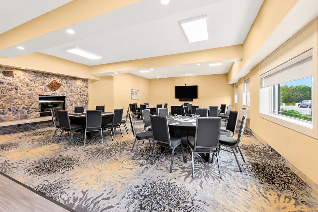 Фото Best Western Plus Nor'wester Hotel & Conference Centre