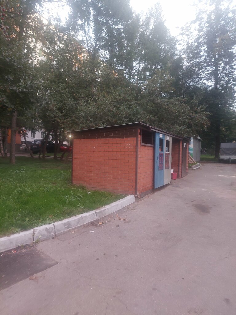 Trash and garbage disposal area Trash and garbage disposal area, Moscow, photo