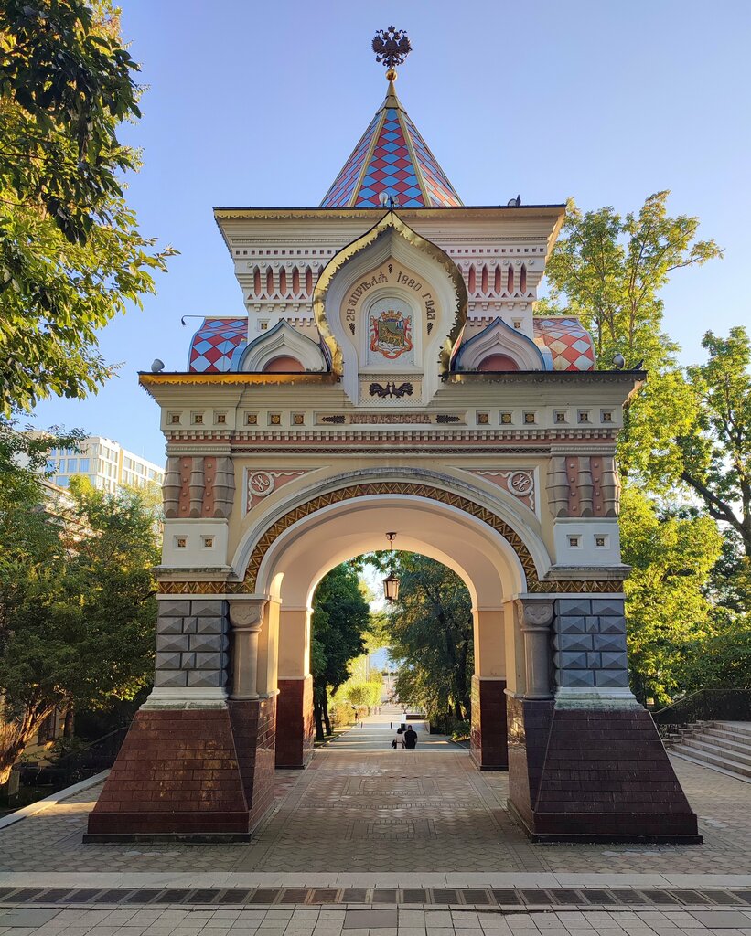Landmark, attraction Tsesarevich Nicholas Arc, Vladivostok, photo