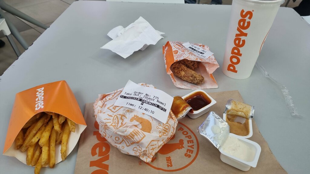 Fast food Popeyes, Astana, photo