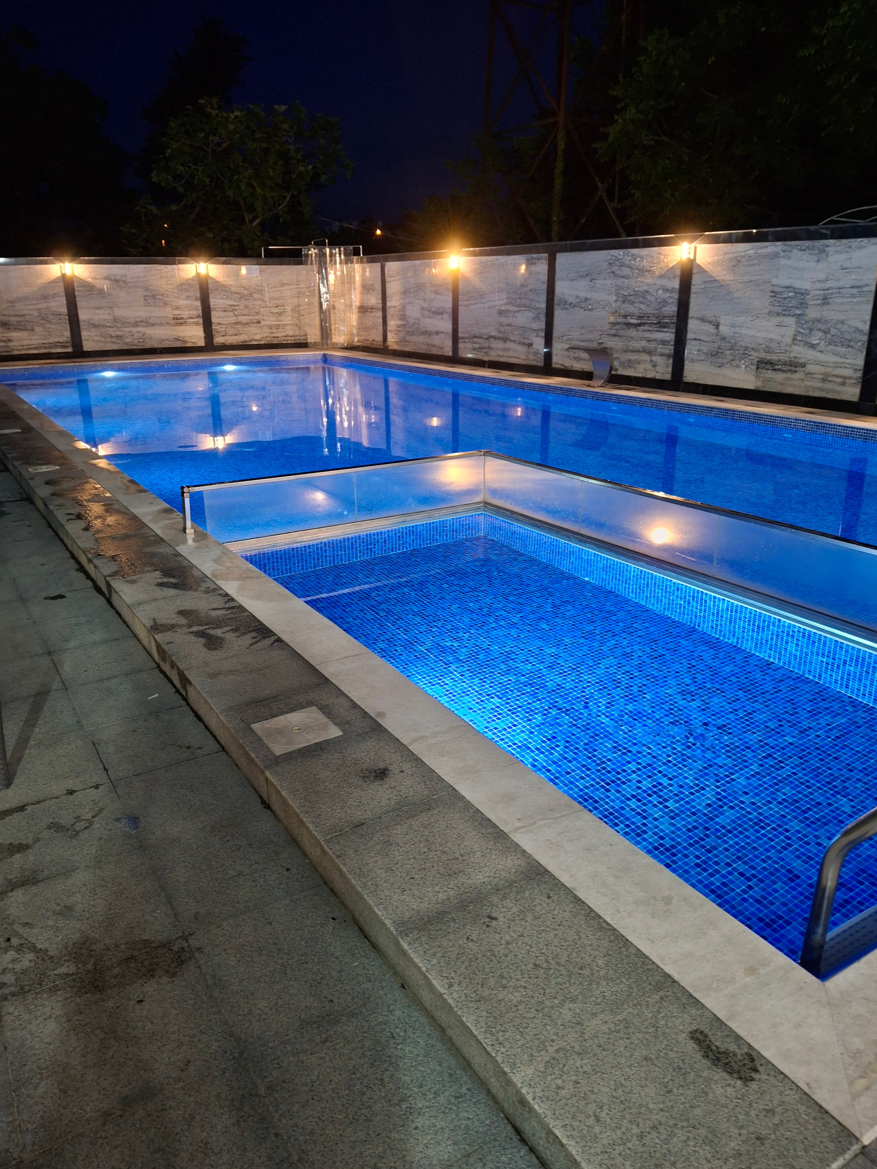 Фото Chveni Ezo Boutique Hotel