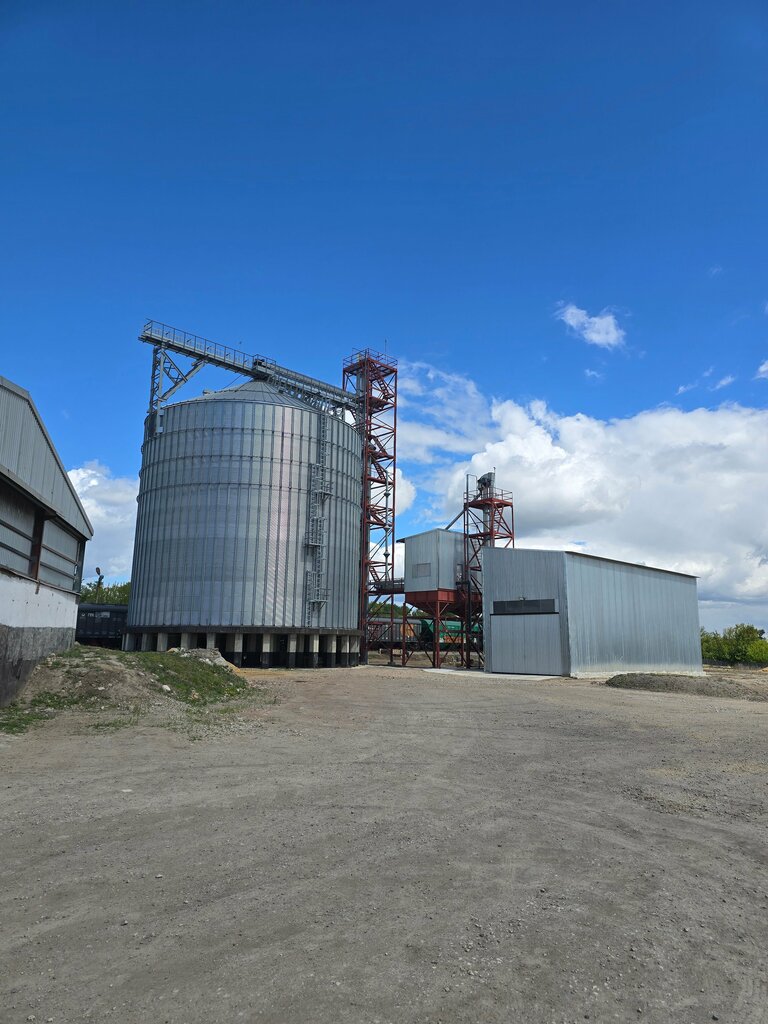 Grain elevator Zernovest, Oryol Oblast, photo