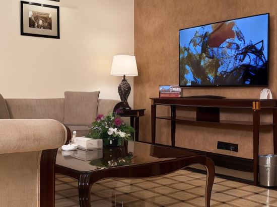 Фото Heritage Luxury Suites- All Suite hotel