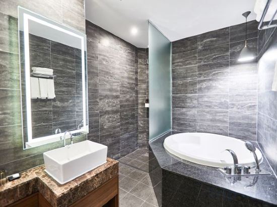 Фото Partyz Hotel