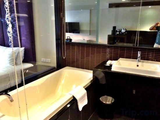 Фото Furama Silom Bangkok Hotel