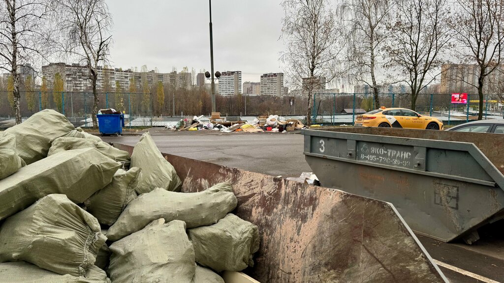 Trash and garbage disposal area Trash and garbage disposal area, Moscow, photo