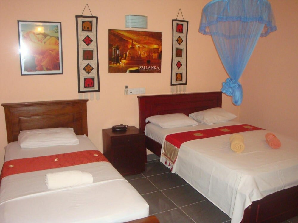 Фото Days Inn Kandy