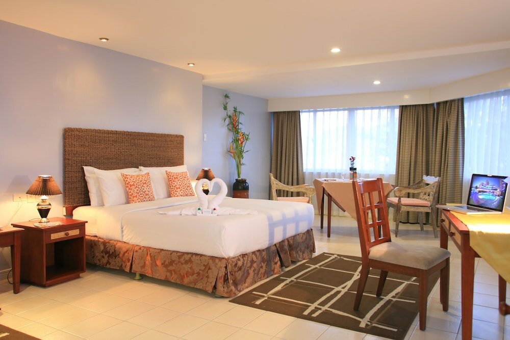 Фото Wild Orchid Beach Resort