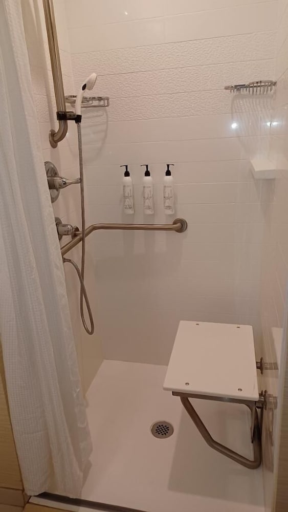 Фото Fairfield Inn & Suites San Antonio Brooks City Base