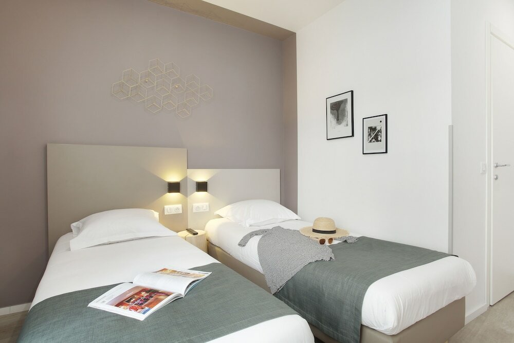 Фото The Alcove Hotel