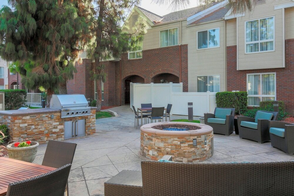 Фото Residence Inn by Marriott Bakersfield