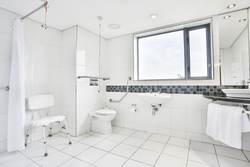 Фото Holiday Inn Express Sandton Woodmead, an Ihg Hotel