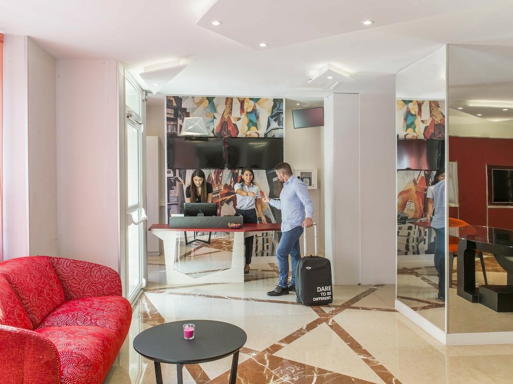 Фото Hôtel Mercure Paris Pont de Levallois Neuilly