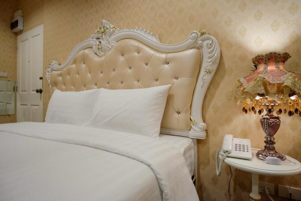 Фото The O-Zone Airport Inn