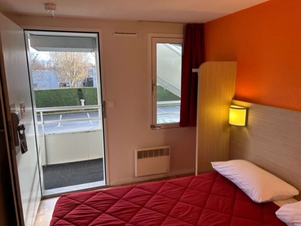 Фото Premiere Classe Blois Nord