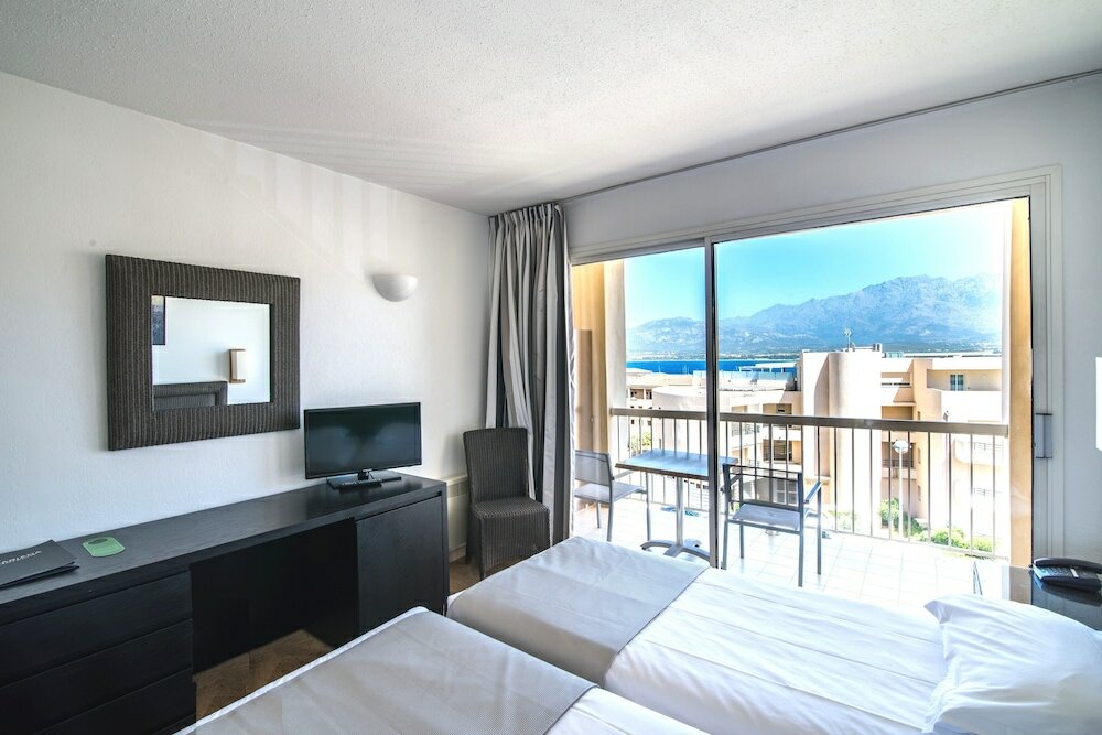 Фото Hotel Mariana