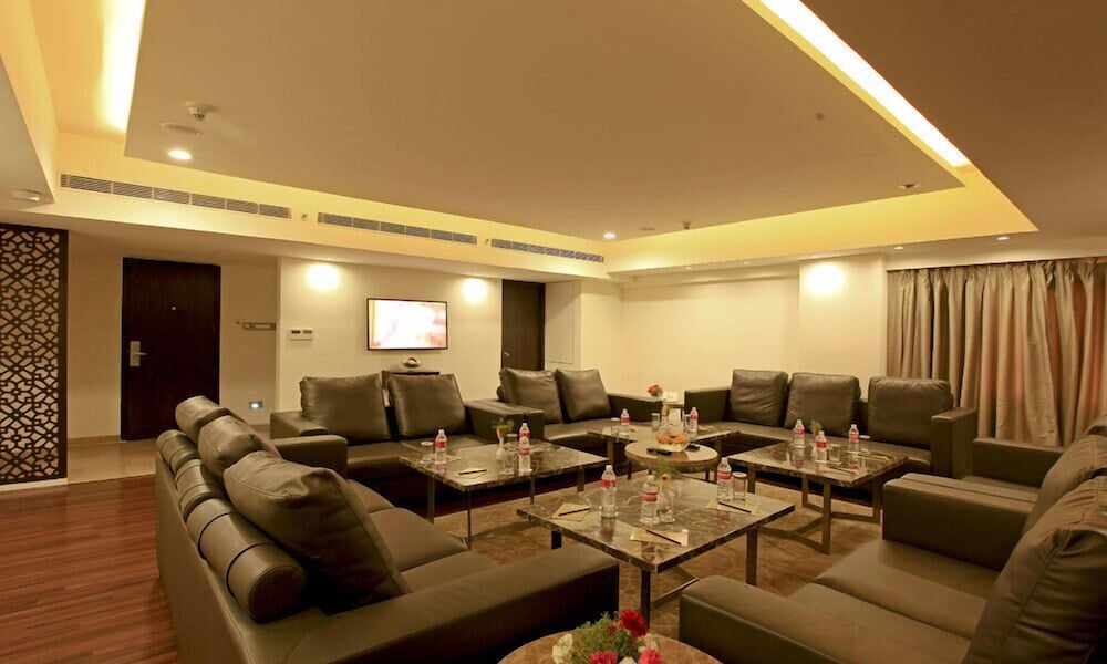 Фото Goutham Grand Hotel