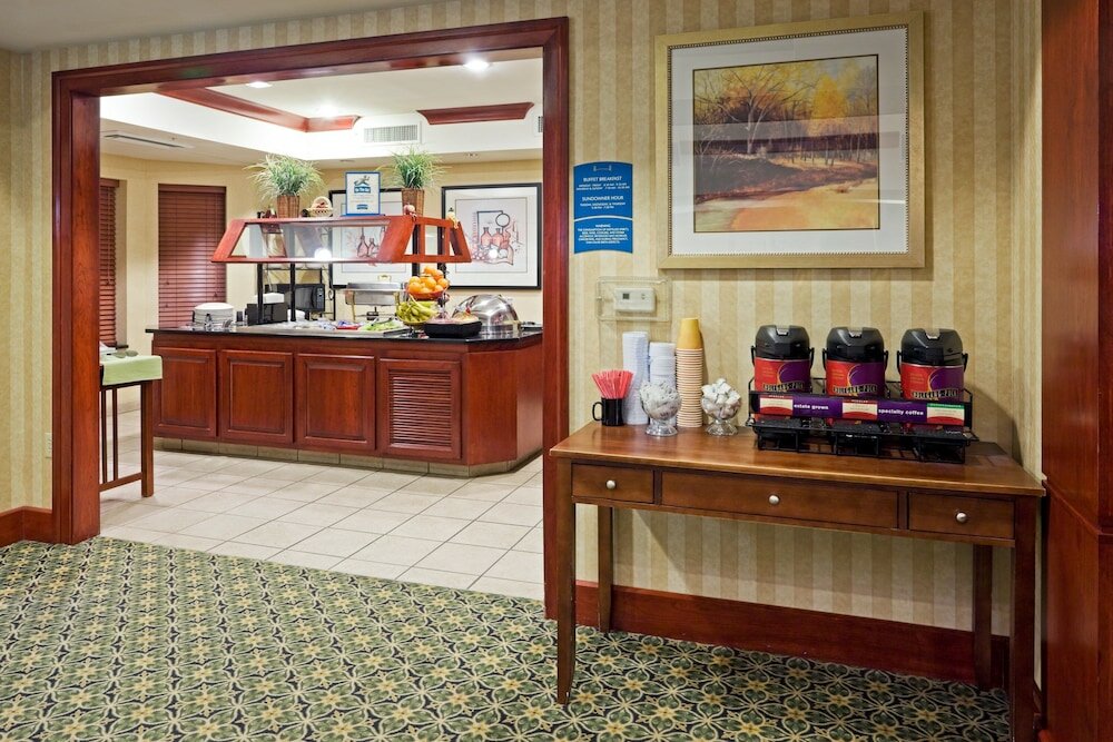 Фото Staybridge Suites Cranbury, an Ihg Hotel