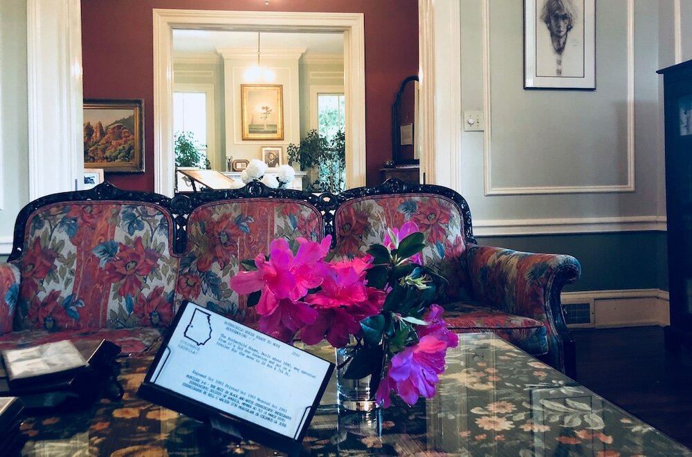 Фото Rothschild-Pound House Inn