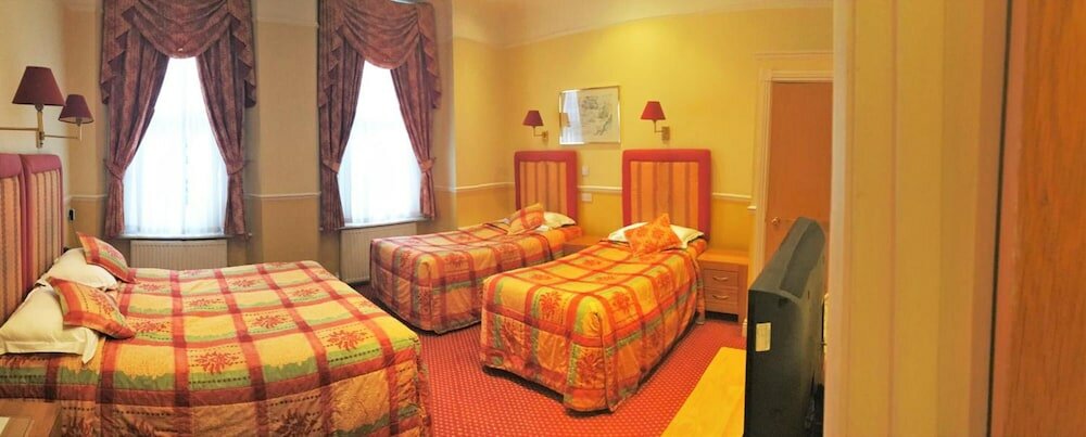 Фото Hyde Park Radnor Hotel