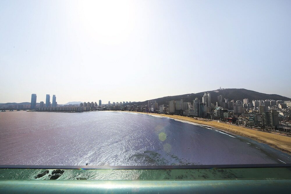 Фото H Avenue Hotel