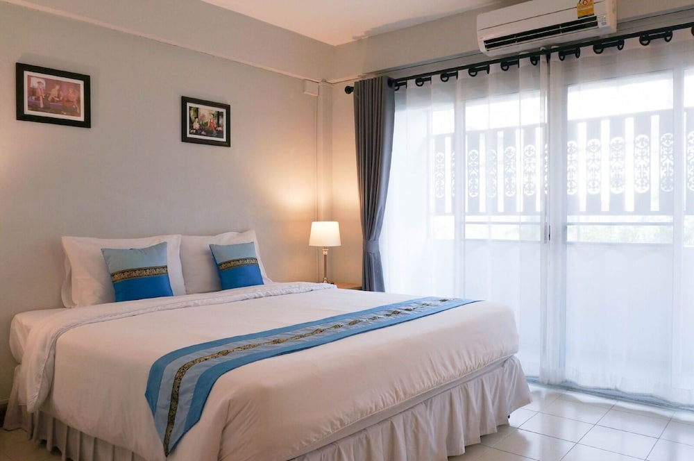 Фото Ratana Hotel