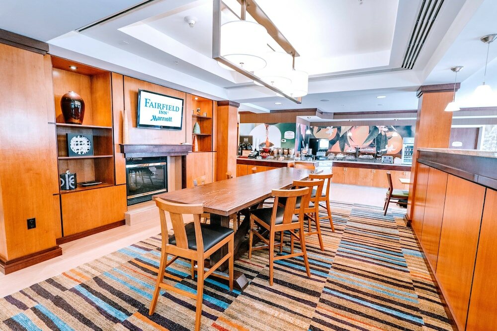 Фото Fairfield Inn by Marriott Medford Long Island