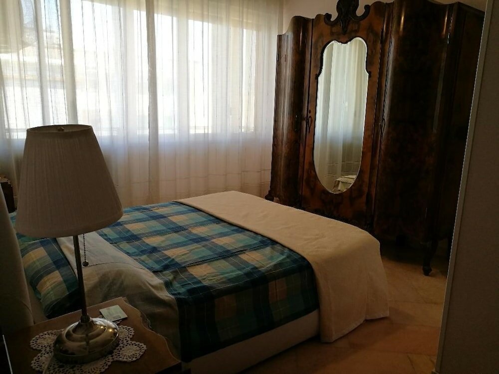 Фото B&b Domus Lupiae