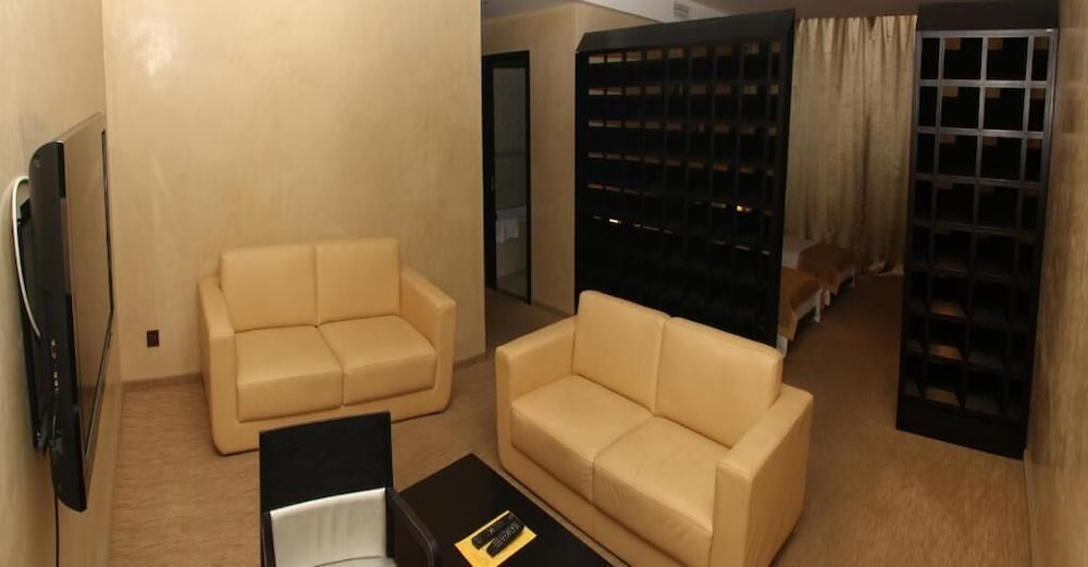 Фото Urgoo Boutique Hotel