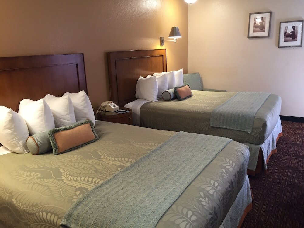 Фото Heritage Inn La Mesa