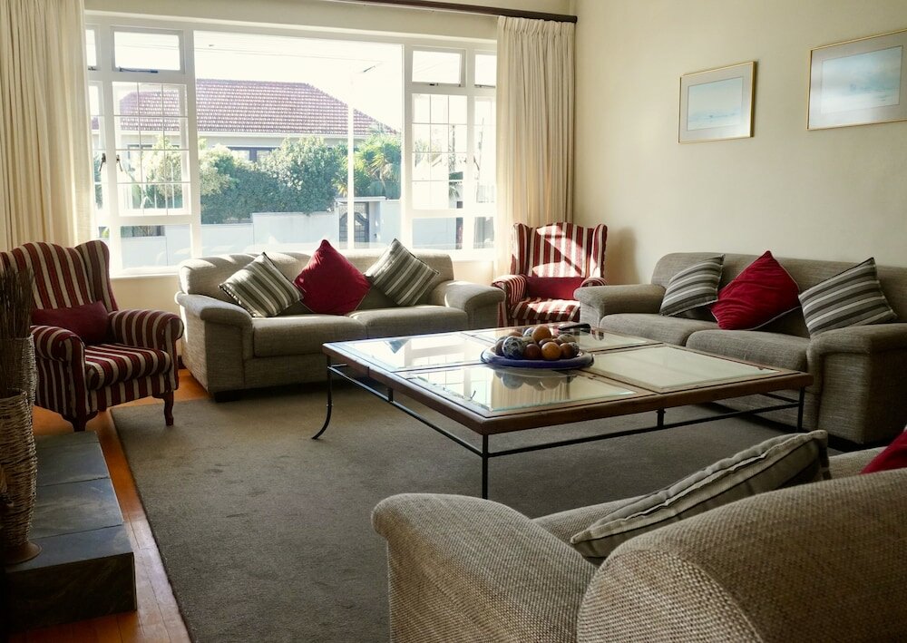 Фото Sundown Manor Guest House