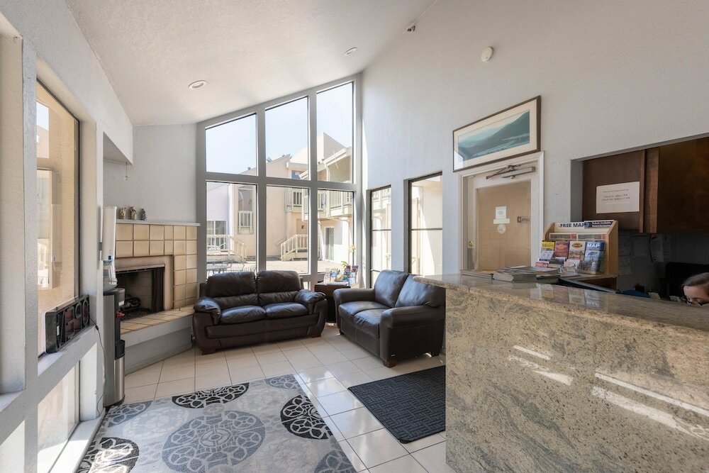 Фото Cannery Row Inn