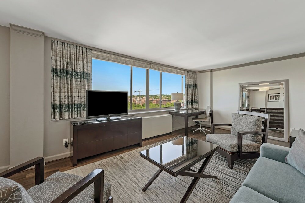 Фото The River Inn