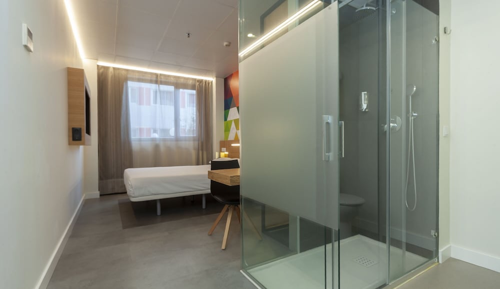 Фото Vertice Roomspace Madrid