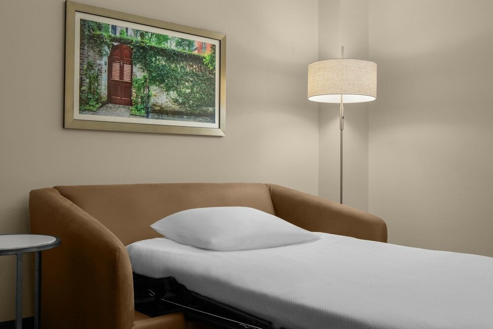 Фото Fairfield Inn & Suites Savannah Downtown/Historic District