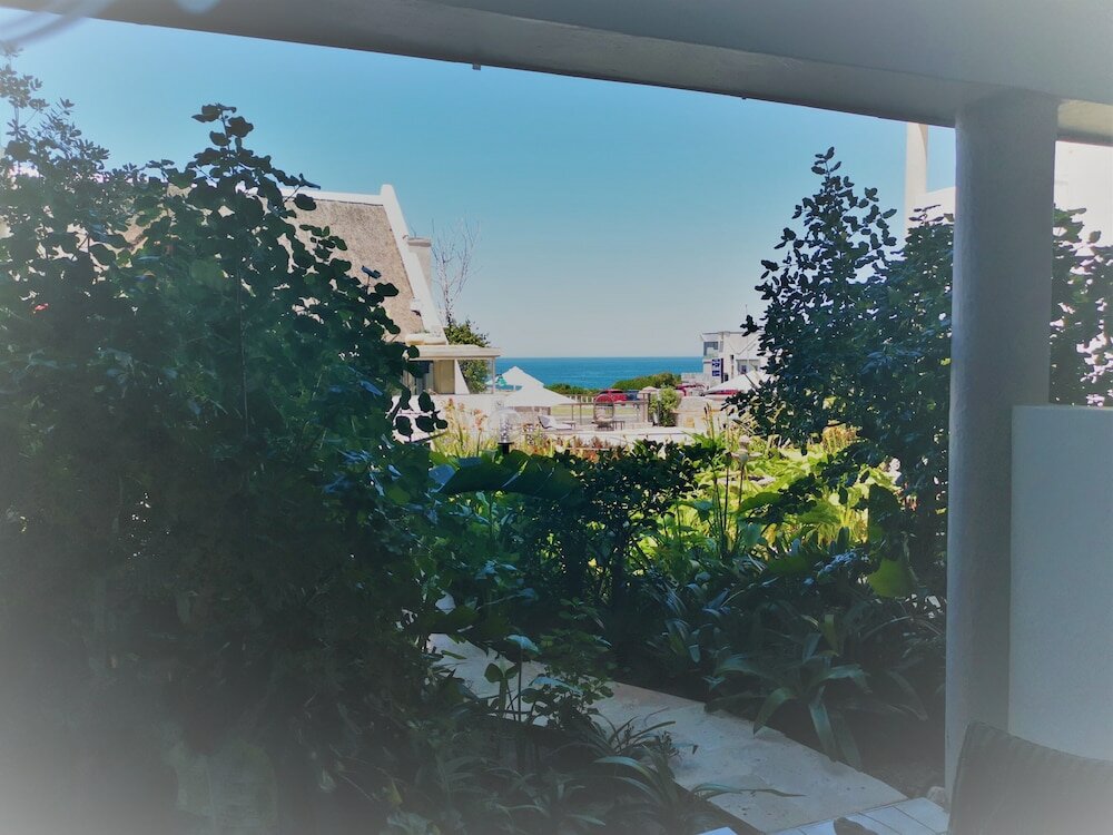 Фото Misty Waves Boutique Hotel