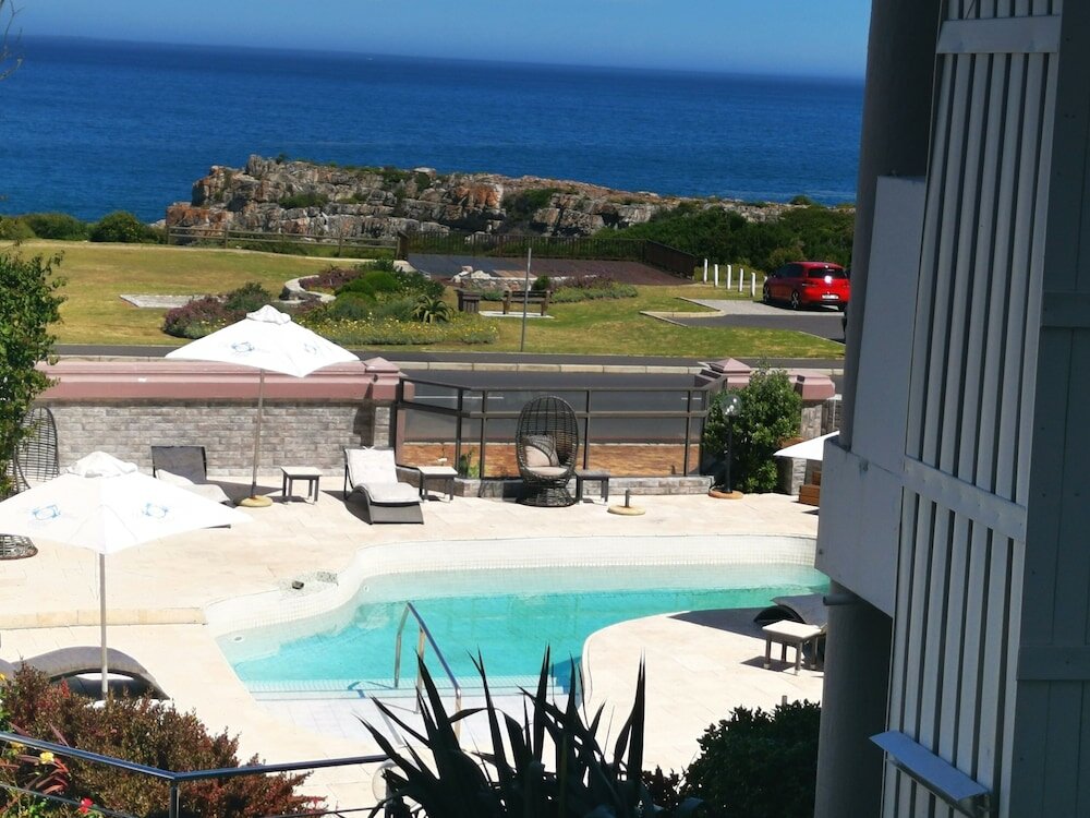 Фото Misty Waves Boutique Hotel