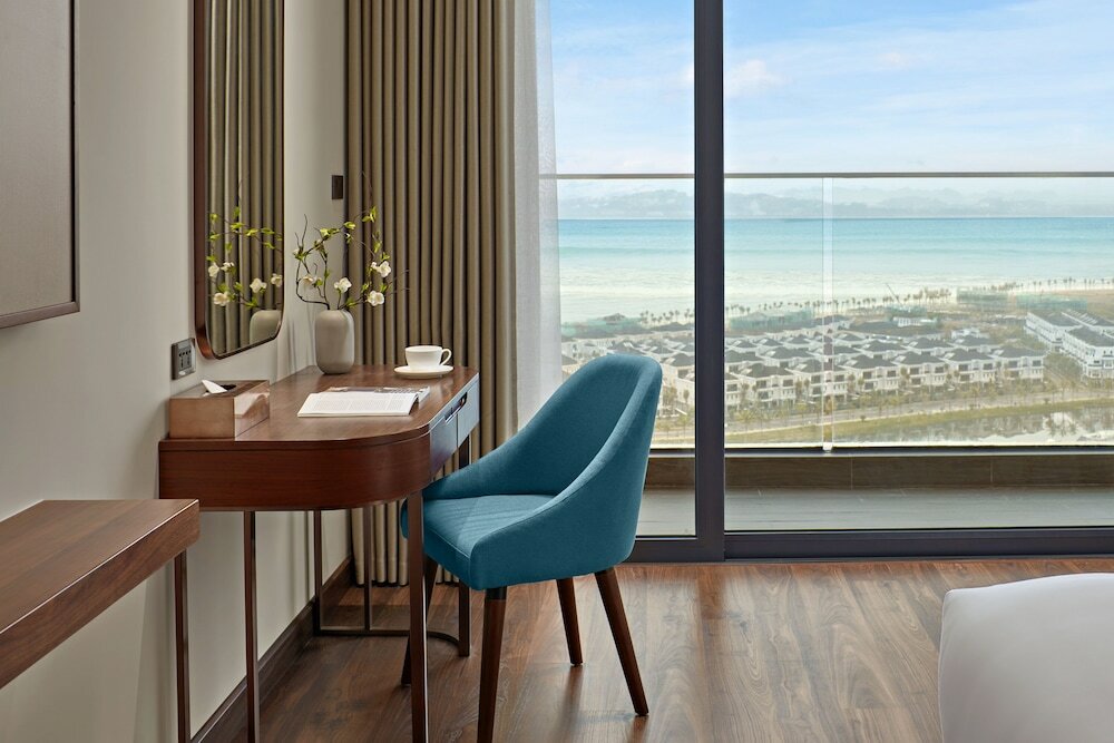 Фото The Watson Premium Halong Hotel