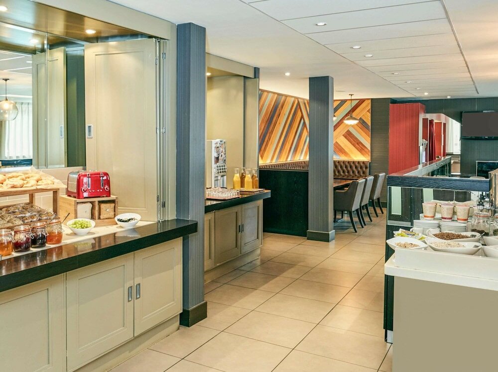 Фото Ibis Belfast Queens Quarter