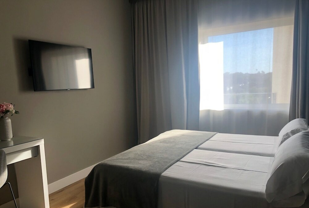 Фото Hotel Nuria