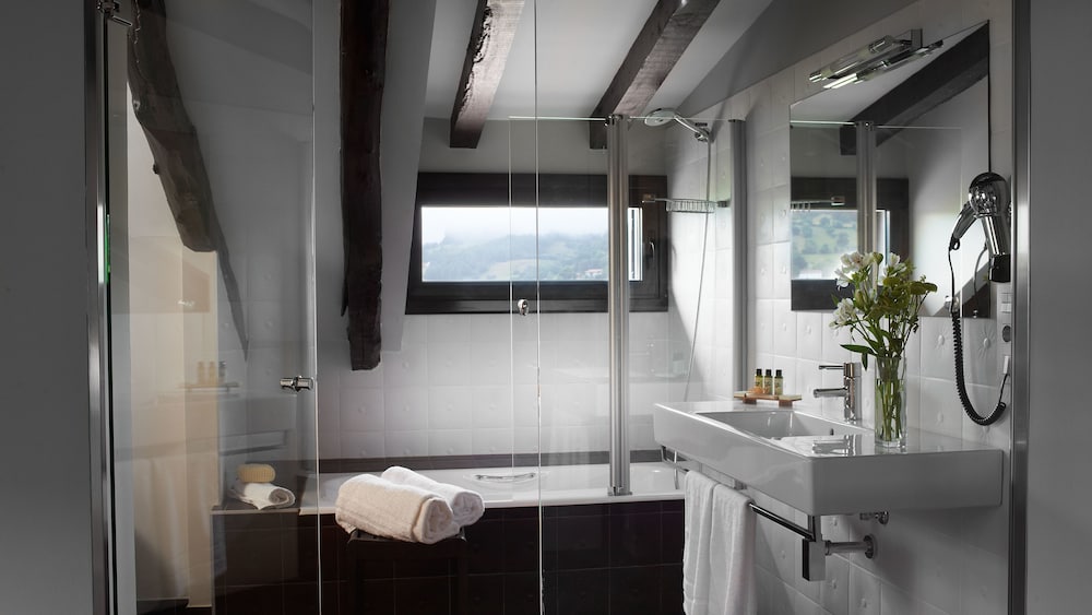 Фото Hotel Iriarte Jauregia