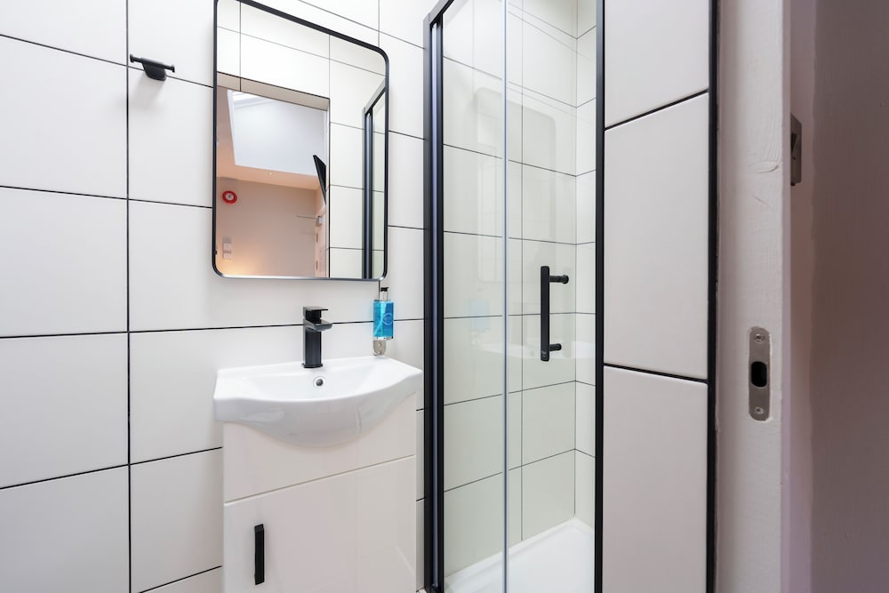 Фото The Temple Bar Lane by the KeyCollections