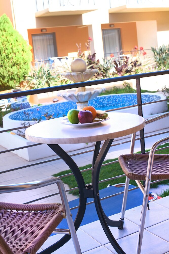 Фото Sunrise Village Hotel