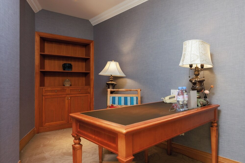 Фото Grand Noble Hotel