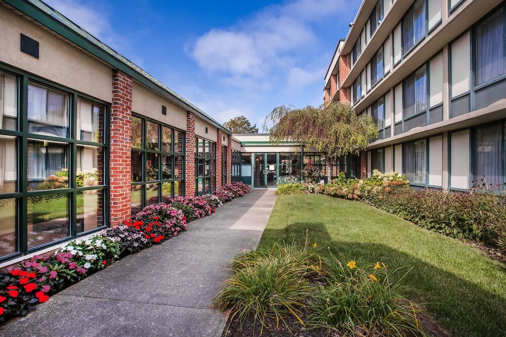 Фото Holiday Inn Saratoga Springs, an Ihg Hotel