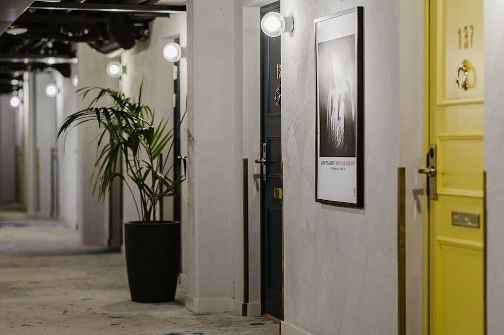 Фото Hotel With Urban Deli