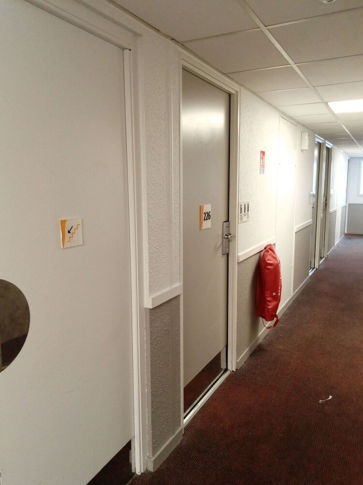 Фото Premiere Classe Saint Brice Sous Foret