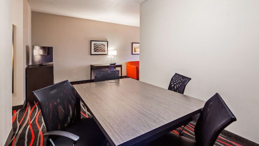 Фото Best Western Plus Tech Medical Center Inn